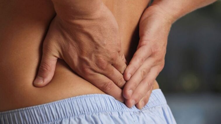 Rashin jin daɗi a cikin ƙananan baya tare da lumbar osteochondrosis
